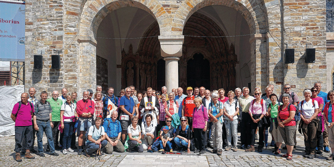 Diese Gruppe pilgerte im Jahr 2017 zu Fuß von Brilon zum Schrein des heiligen Liborius im Paderborner Dom. (Foto: Gereon Fritz)