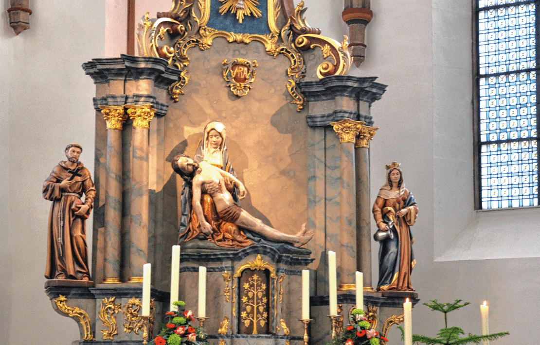 Der Hochaltar in der Marienkirche Wiedenbrück mit dem Gnadenbild, zu dem viele Menschen mit ihren Anliegen pilgern. Die Kirche wurde bis vor gut einem Jahr von den Franziskanerbrüdern betreut.