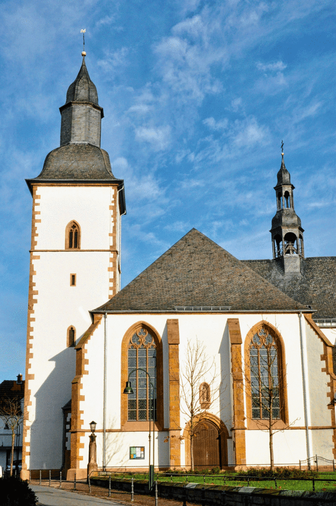 Die Marienkirche in Wiedenbrück wird nun vom Pastoralverbund Reckenberg zu besonderen Anlässen und Gottesdiensten an Wochentagen genutzt– etwa bei der am 15.August beginnenden Marienwoche. (Foto: Leskowsek)