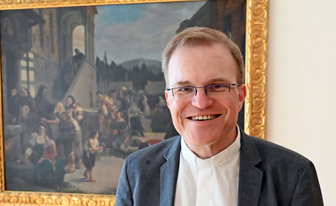 Hans Jürgen Rade (58) wurde im April durch Erzbischof Hans-Josef Becker zu seinem neuen Offizial und damit zum Leiter des Kirchlichen Gerichts im Erzbistum Paderborn ernannt. (Foto: Patrick Kleibold))