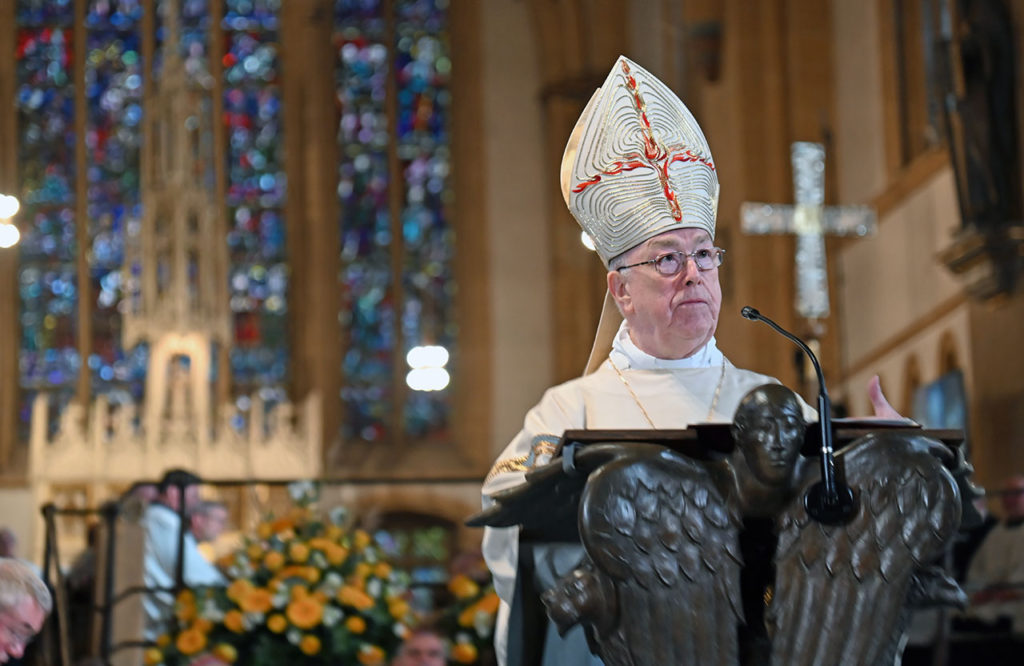 Erzbischof Hans-Josef Becker verabschiedet – Bätzing würdigt 74-Jährigen. (Foto: Patrick Kleibold)