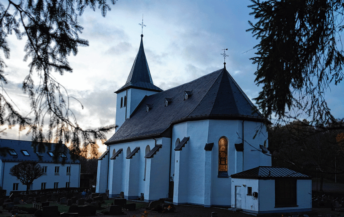 Die Pfarr- und Wallfahrtskirche auf dem Kohlhagen wurde vor rund 300 Jahren gebaut und beherbergt das Gnadenbild, eine Pieta aus dem 15. Jahrhundert. (Foto: Jonas)