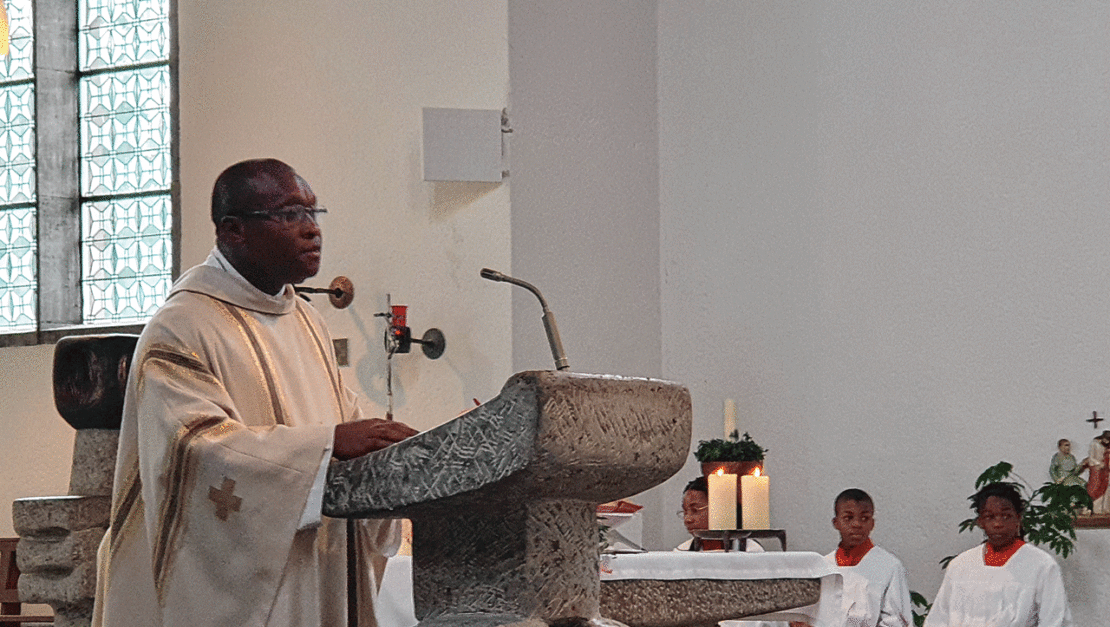 Rev. Fr. Dr. Victor Anoka ist der neue Priester für die afrikanische Gemeinschaft Dortmund. (Foto: Wolfgang Maas)