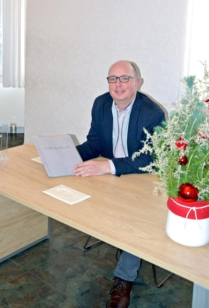 Markus Falk (47) ist als Verwaltungsbeamter bei der Stadt Hemer angestellt.