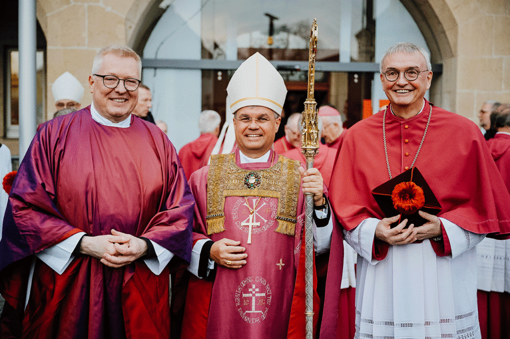 Erzbischof Udo Markus Bentz mit seinen beiden Generalvikaren Thomas Dornseifer und Michael Bredeck. 